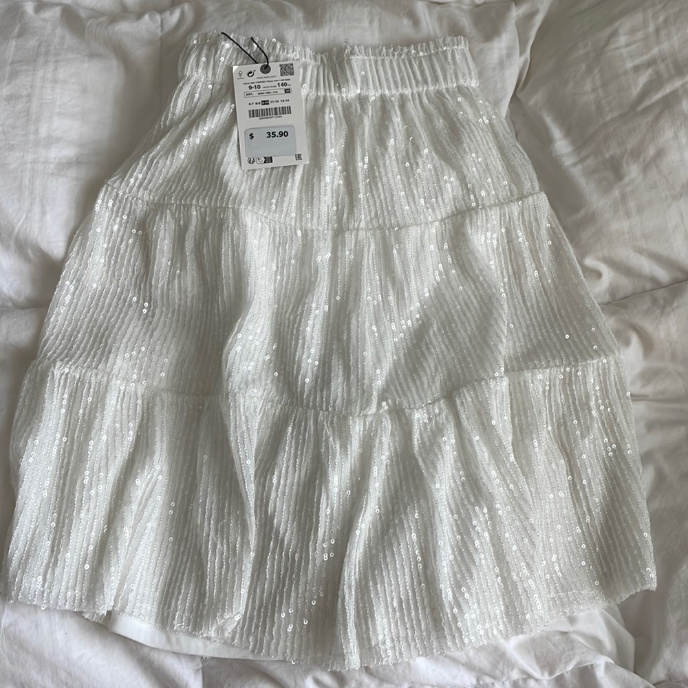 NWT girls ZARA white sequin skirt Sz 9/10
